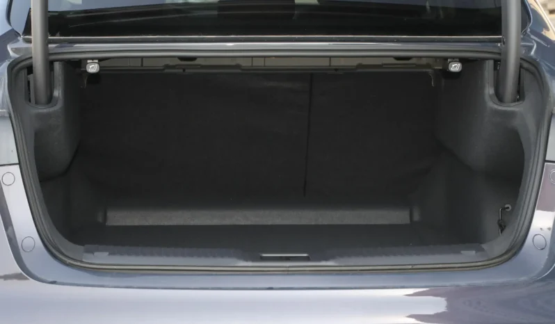 
								Hongqi H5 full									