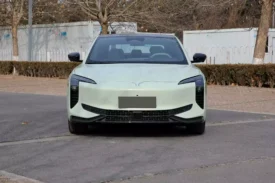 Hongqi EH7